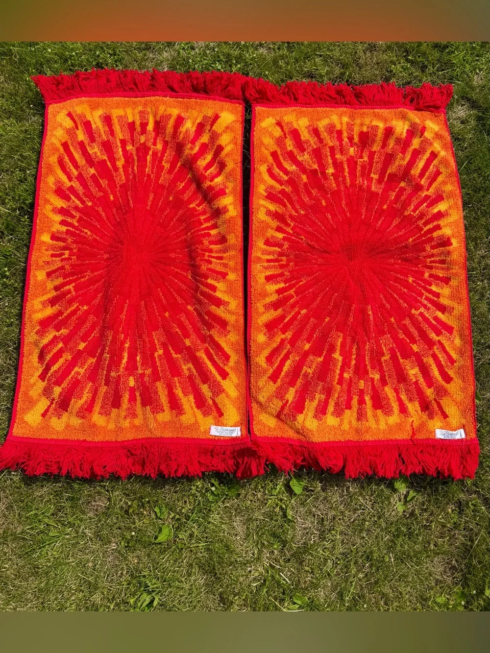 Vintage MCM Fieldcrest Hand Towel Psychedelic Red Orange Yellow Cotton Starburst